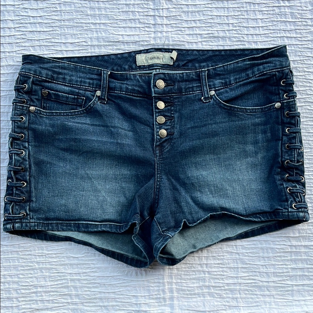 Torrid shorts 16 plus size Jean Dark Blue Denim‎ Lace-Up Shorts plus size